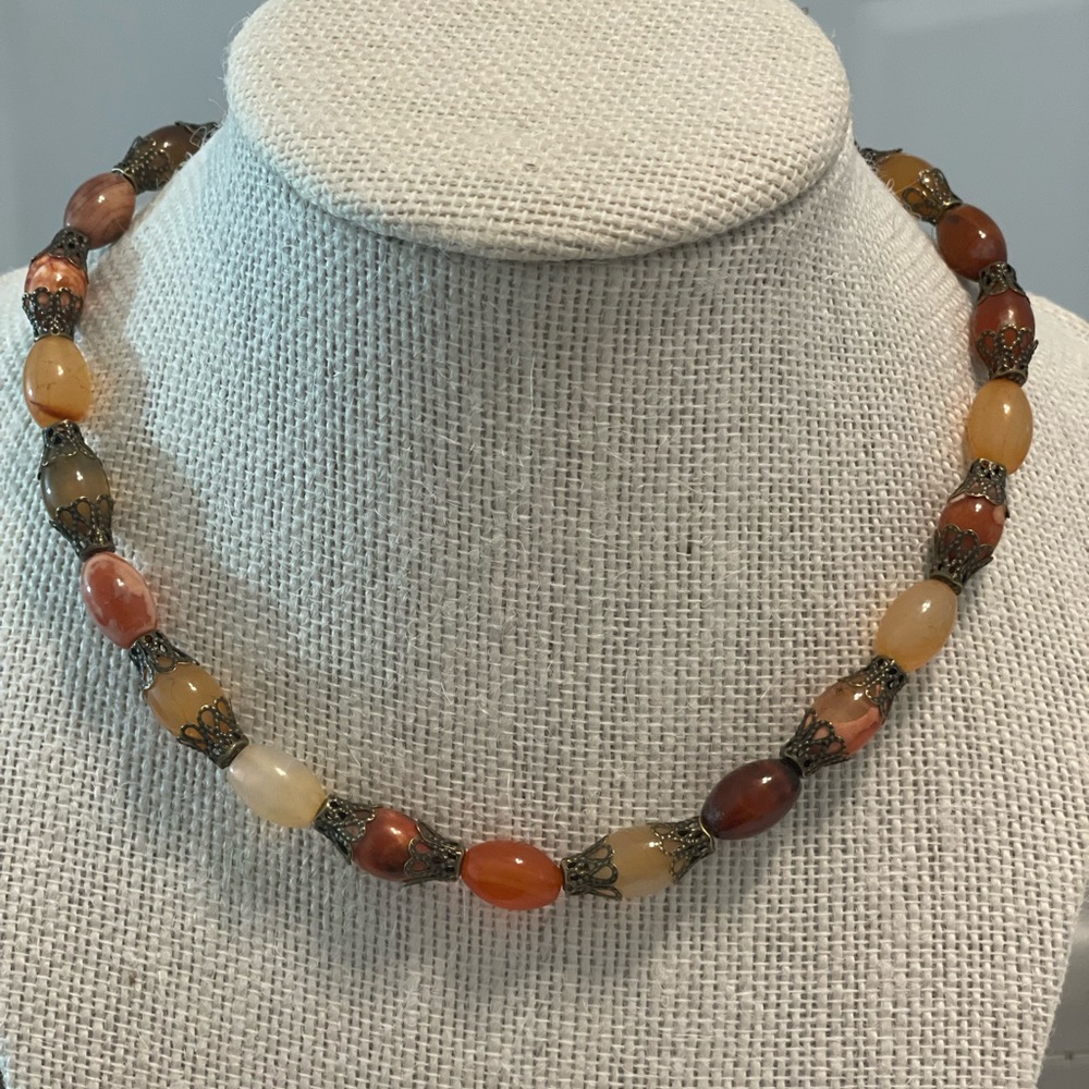 Agate multiple color stone single strand necklace.